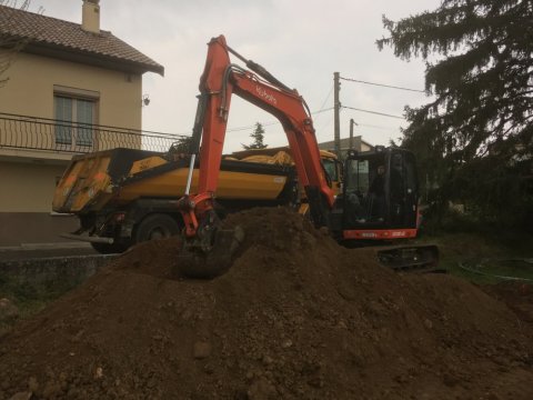 Entreprise de terrassement pour une construction de maison à Ternay